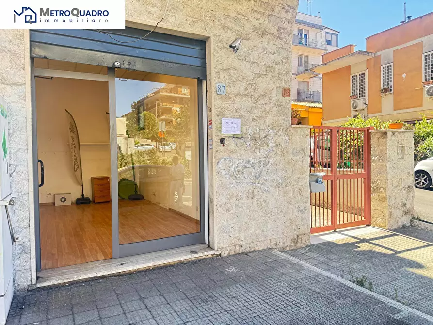Immagine 12 di Locale commerciale in affitto  in Via Della Pisana 87 a Roma