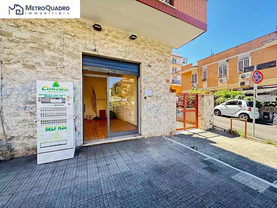 Immagine 13 di Locale commerciale in affitto  in Via Della Pisana 87 a Roma