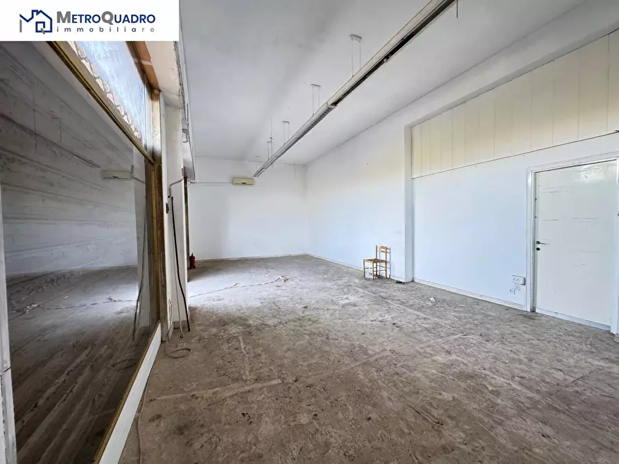 Immagine 1 di Locale commerciale in affitto  in via delle vign 36 a Roma