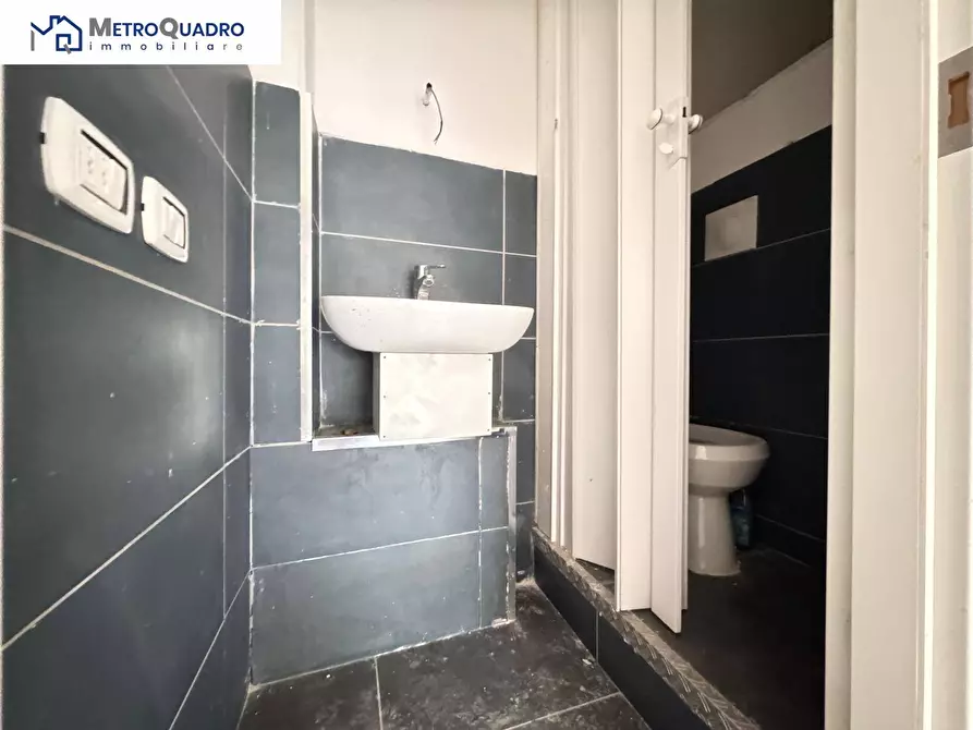 Immagine 5 di Locale commerciale in affitto  in via delle vign 36 a Roma