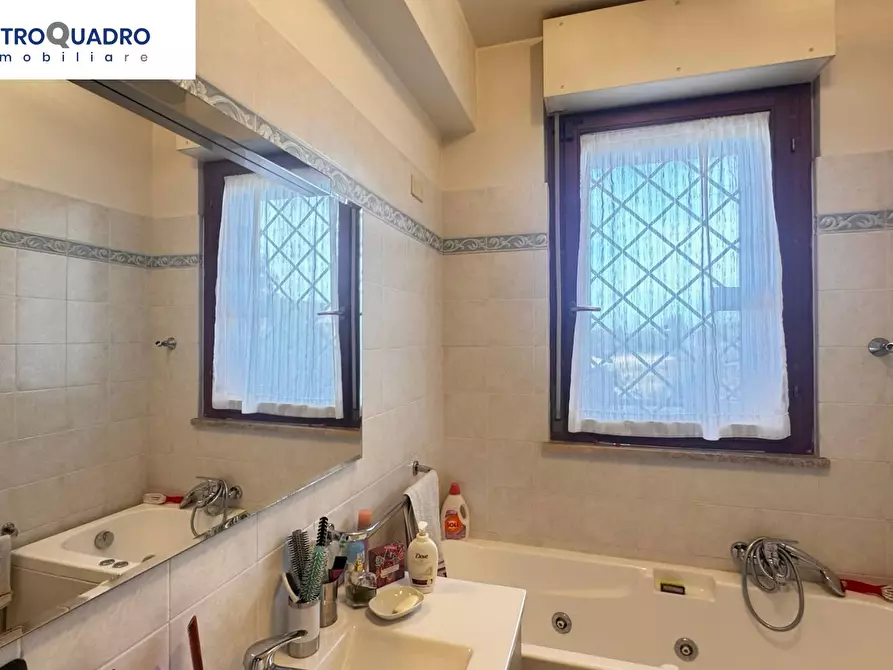 Immagine 10 di Appartamento in vendita  in Via Generale Giuseppe Valle 66 a Roma