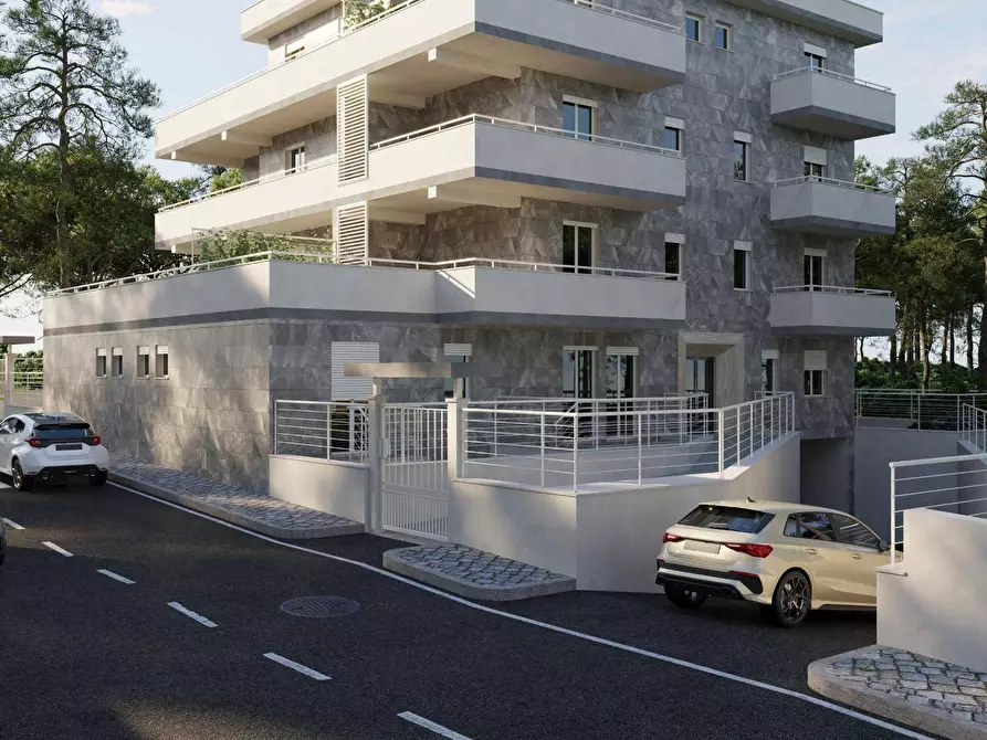 Immagine 1 di Appartamento in vendita  in Via Della Casetta Mattei a Roma