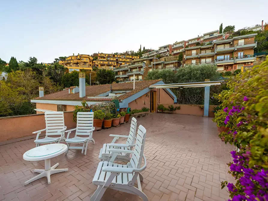 Immagine 30 di Attico in vendita  in Strada del Sole 32 a Monte Argentario