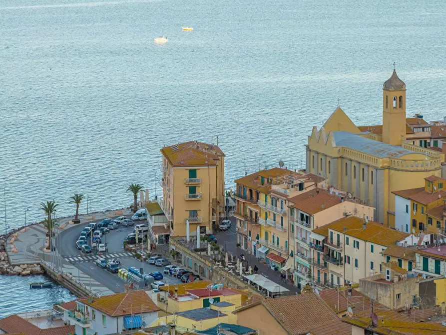 Immagine 32 di Attico in vendita  in Strada del Sole 32 a Monte Argentario