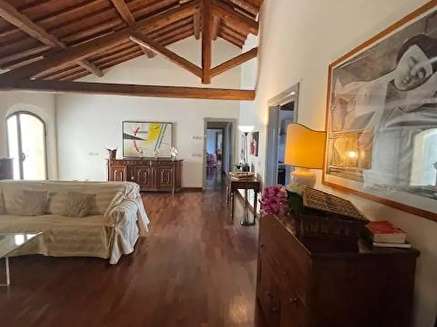 Immagine 10 di Appartamento in vendita  in Strada chiantigiana 52 a Siena