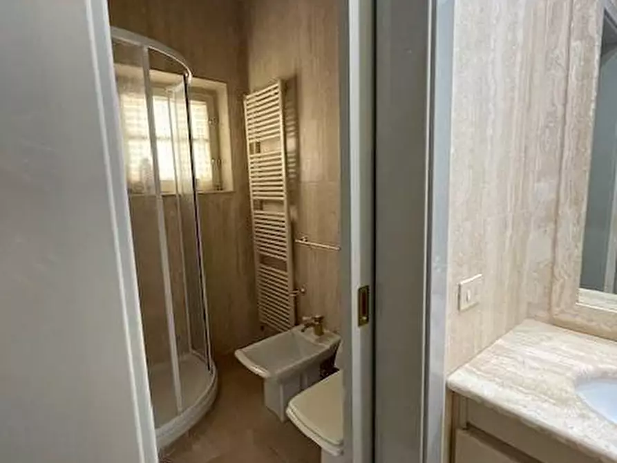 Immagine 17 di Appartamento in vendita  in Strada chiantigiana 52 a Siena