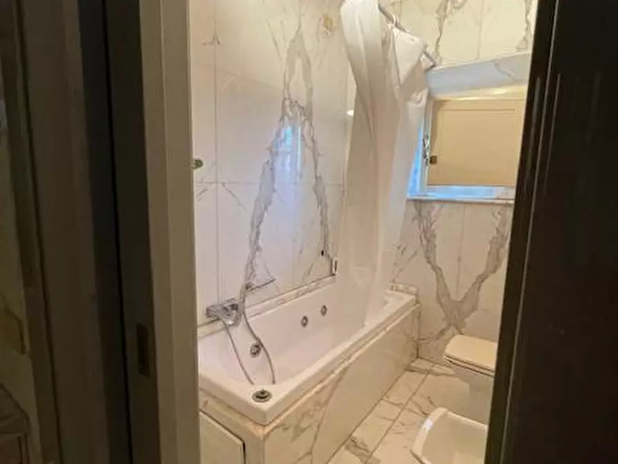 Immagine 21 di Appartamento in vendita  in Strada chiantigiana 52 a Siena