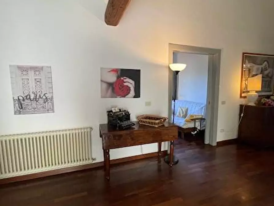 Immagine 23 di Appartamento in vendita  in Strada chiantigiana 52 a Siena