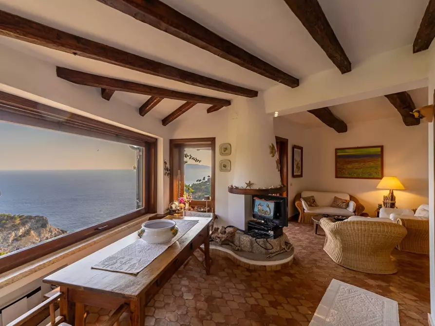 Immagine 1 di Villa in vendita  in Località Cala Piccola snc a Monte Argentario