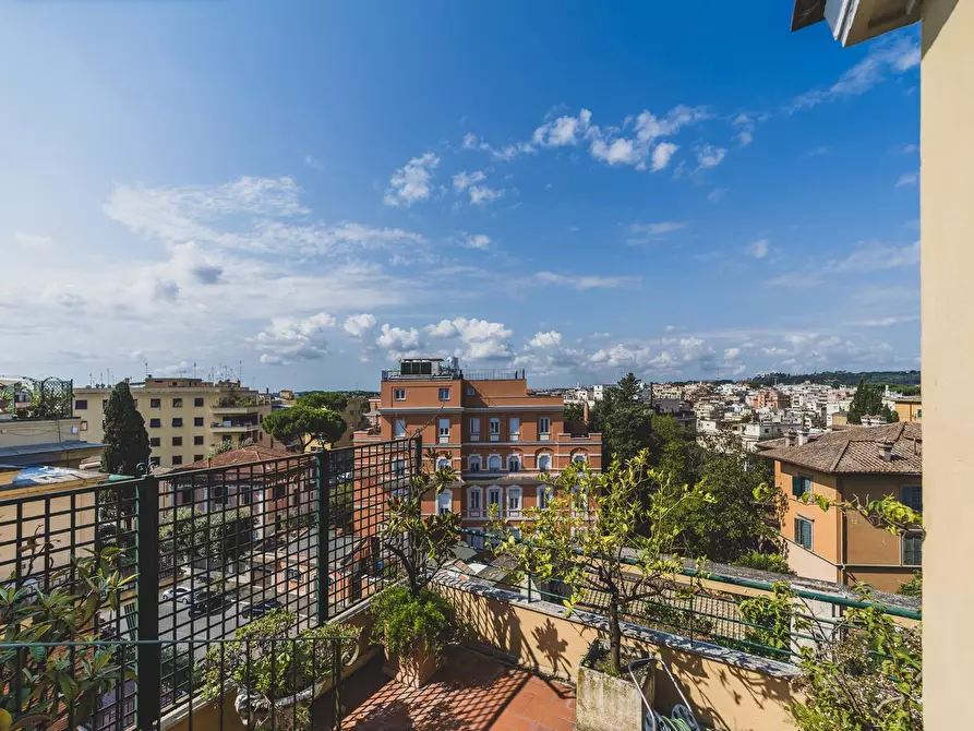 Immagine 38 di Attico in vendita  in Via Barnaba Oriani a Roma