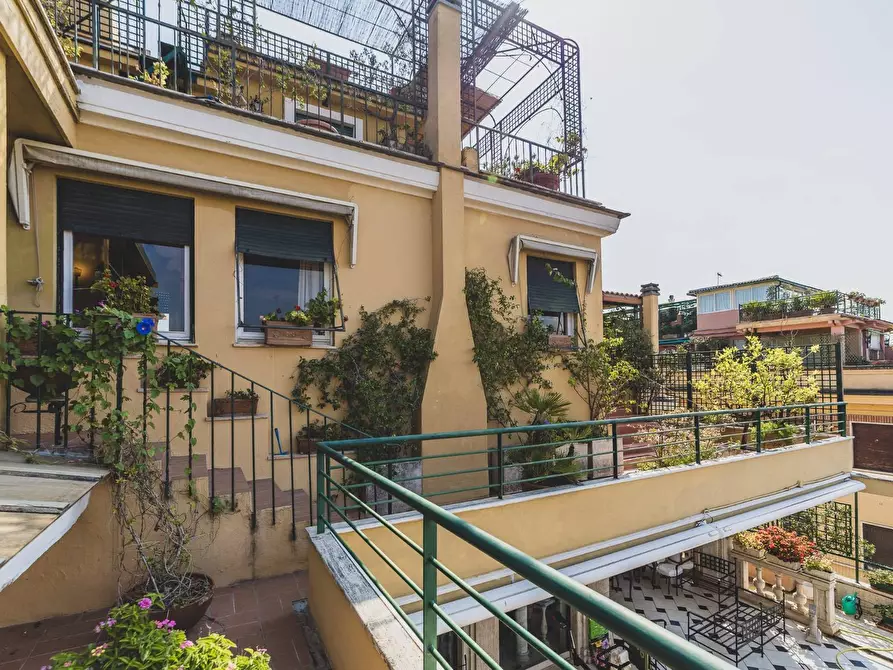 Immagine 40 di Attico in vendita  in Via Barnaba Oriani a Roma