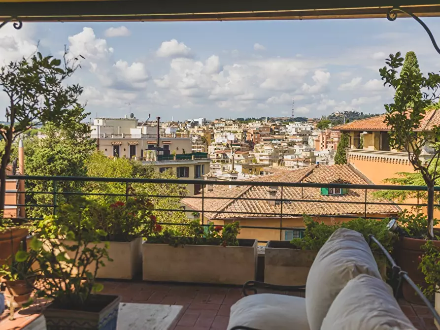 Immagine 43 di Attico in vendita  in Via Barnaba Oriani a Roma