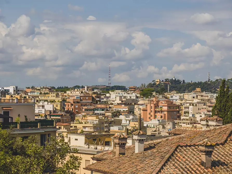 Immagine 44 di Attico in vendita  in Via Barnaba Oriani a Roma