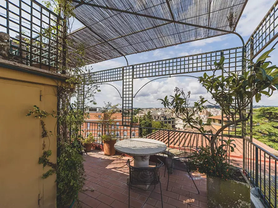 Immagine 5 di Attico in vendita  in Via Barnaba Oriani a Roma
