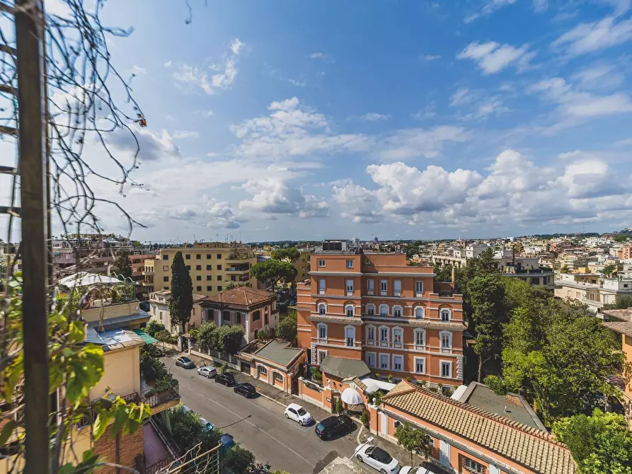 Immagine 68 di Attico in vendita  in Via Barnaba Oriani a Roma