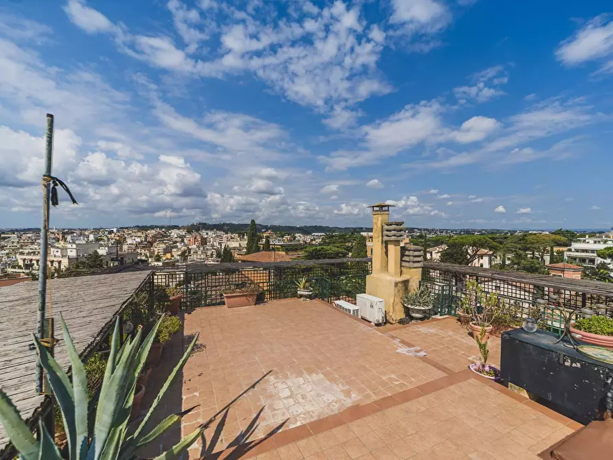 Immagine 69 di Attico in vendita  in Via Barnaba Oriani a Roma