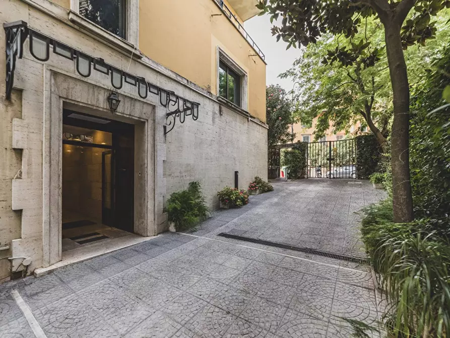 Immagine 73 di Attico in vendita  in Via Barnaba Oriani a Roma