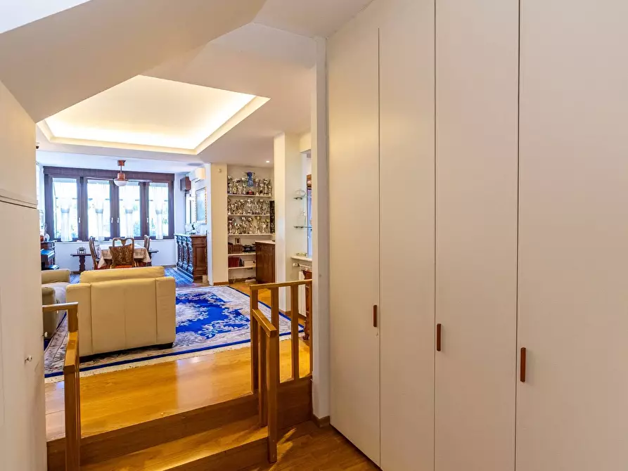 Immagine 3 di Villa in vendita  in via Giuseppe Balzaretto a Roma