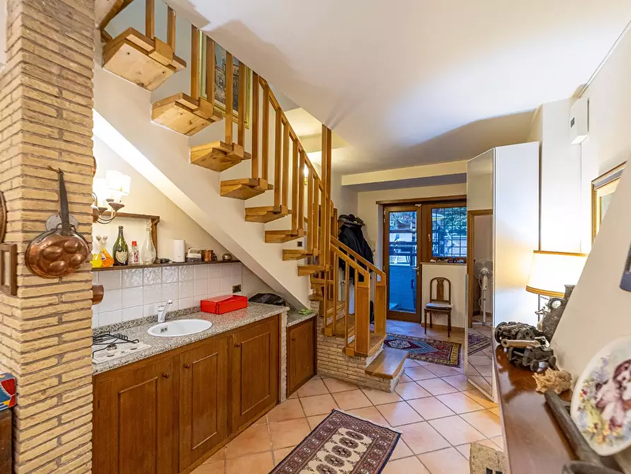 Immagine 25 di Villa in vendita  in via Giuseppe Balzaretto a Roma