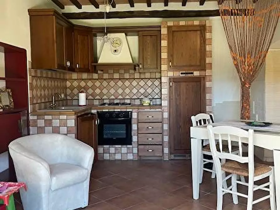 Immagine 3 di Appartamento in vendita  in Viale San Francesco snc a Pitigliano