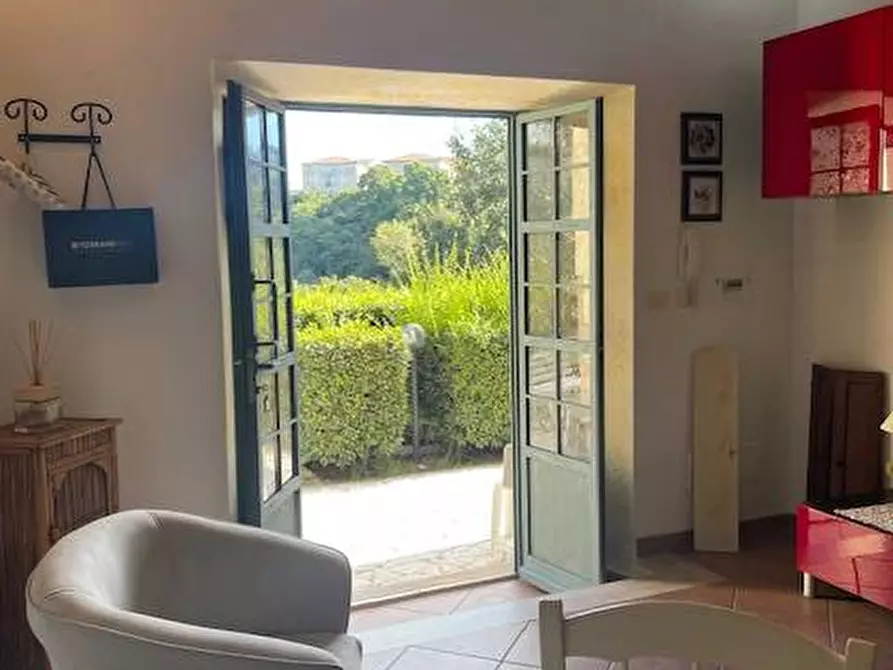 Immagine 2 di Appartamento in vendita  in Viale San Francesco snc a Pitigliano