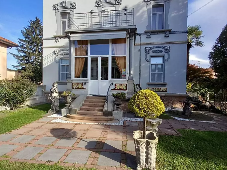 Immagine 2 di Villa in vendita  in via roma a Arcisate