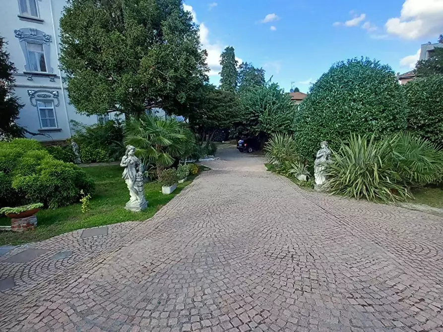 Immagine 11 di Villa in vendita  in via roma a Arcisate