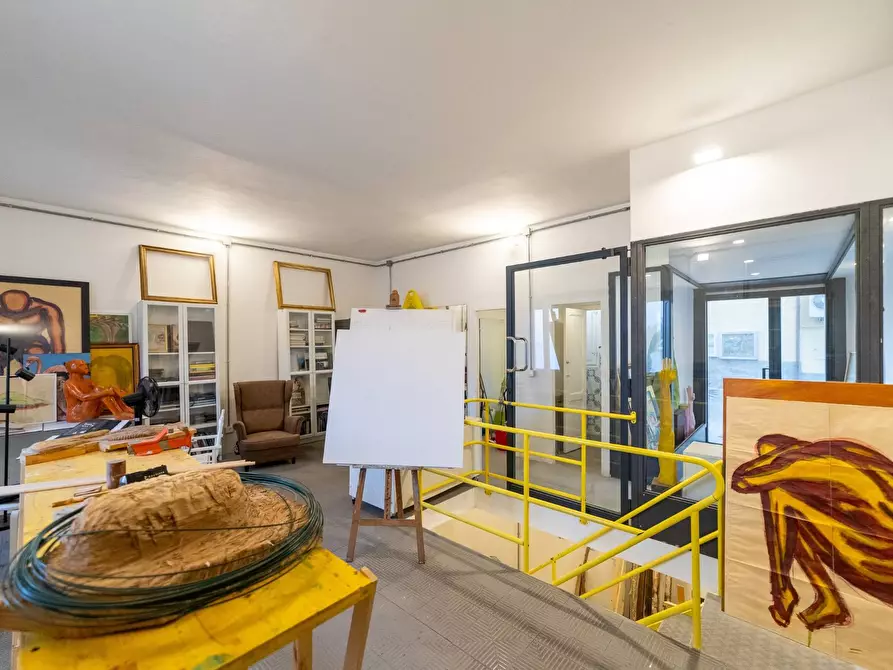 Immagine 7 di Locale commerciale in vendita  in Corso Umberto I 1 a Monte Argentario