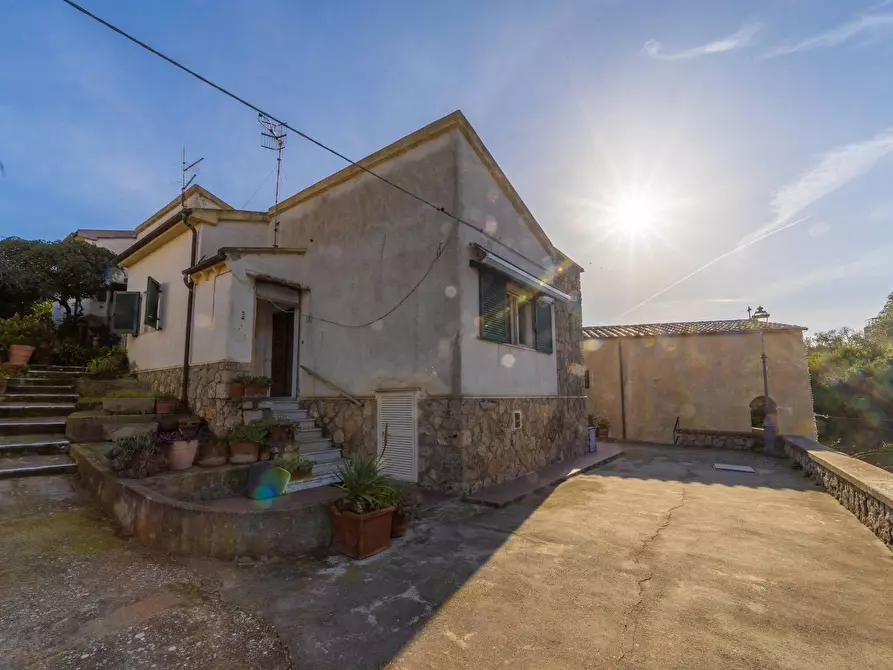 Immagine 1 di Casa indipendente in vendita  in via san rocco a Monte Argentario