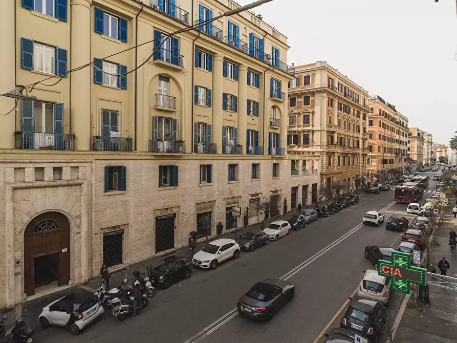 Immagine 13 di Appartamento in vendita  in Via Po 39 a Roma