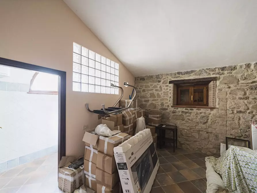 Immagine 41 di Villa in vendita  in Strada di Montepò snc a Scansano