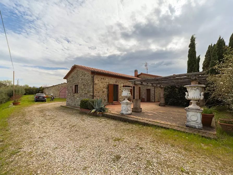 Immagine 45 di Villa in vendita  in Strada di Montepò snc a Scansano