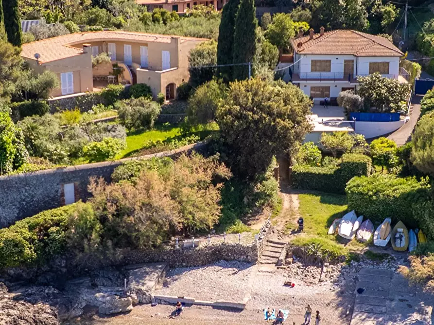 Immagine 4 di Attività commerciale in vendita  in Via del Fortino snc a Monte Argentario