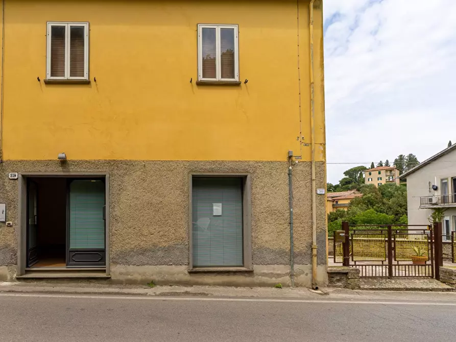 Immagine 12 di Loft/Open space in vendita  in Via Santa Chiara 259 a Pitigliano