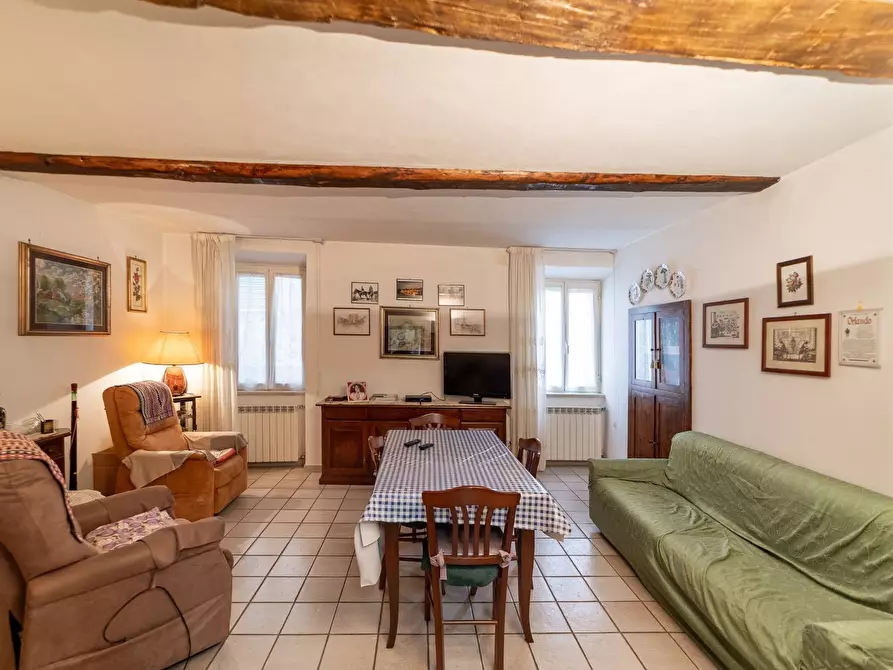 Immagine 2 di Appartamento in vendita  in Vicolo Volturno 4 a Pitigliano