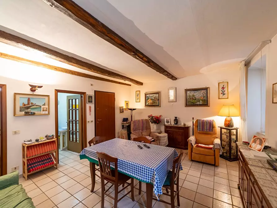 Immagine 4 di Appartamento in vendita  in Vicolo Volturno 4 a Pitigliano
