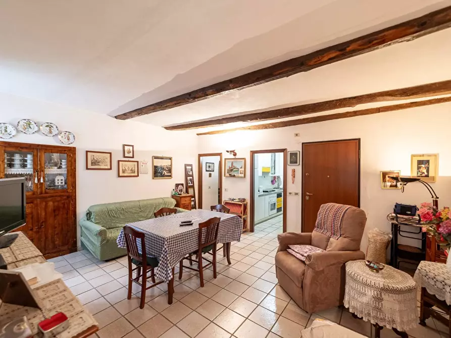 Immagine 5 di Appartamento in vendita  in Vicolo Volturno 4 a Pitigliano