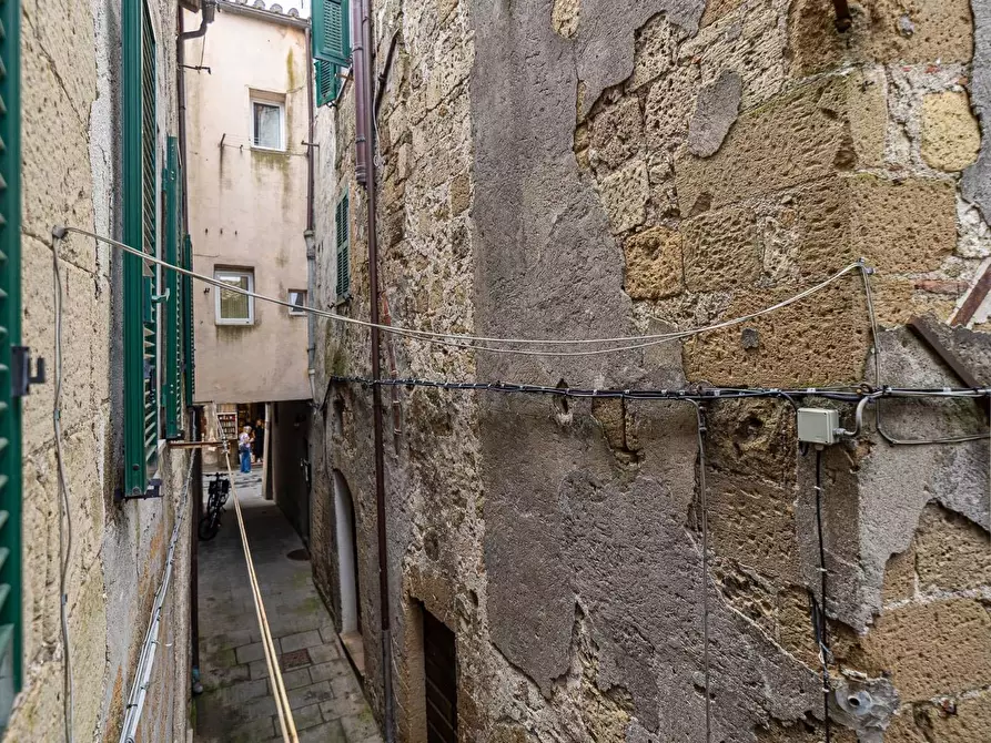 Immagine 12 di Appartamento in vendita  in Vicolo Volturno 4 a Pitigliano