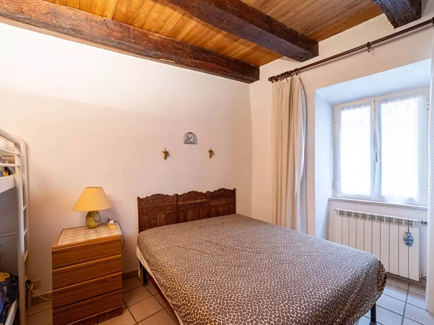 Immagine 13 di Appartamento in vendita  in Vicolo Volturno 4 a Pitigliano