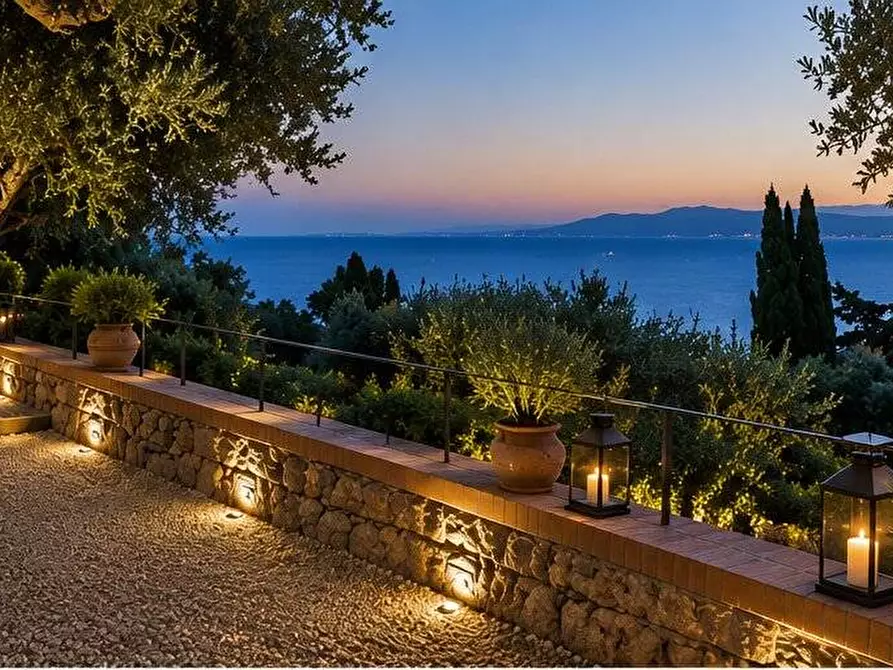 Immagine 5 di Villa in vendita  in Via Strada dei Fari 1 a Monte Argentario