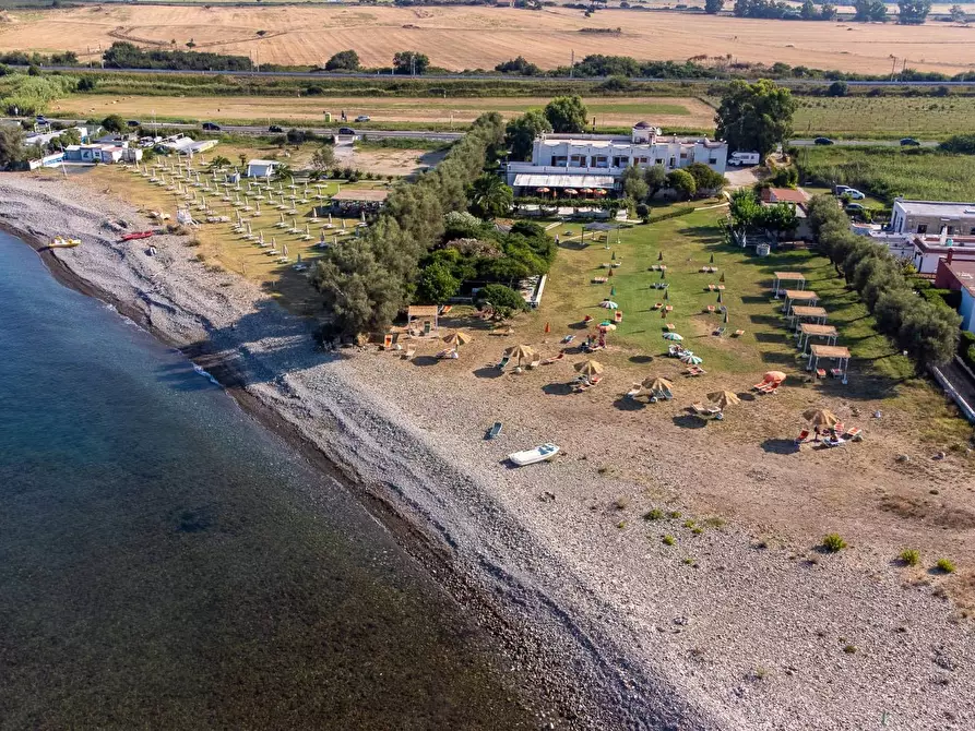 Immagine 5 di Attività commerciale in vendita  in SS 1 30 a Santa Marinella