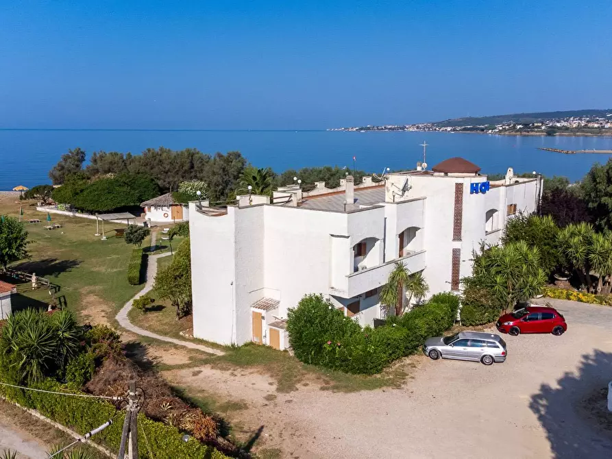 Immagine 17 di Attività commerciale in vendita  in SS 1 30 a Santa Marinella