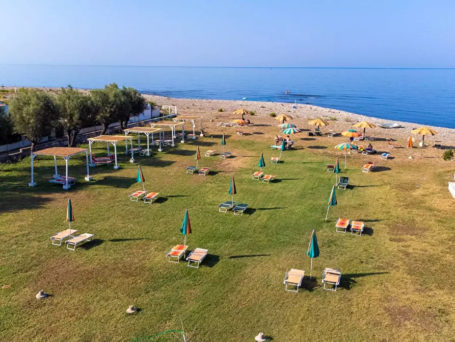 Immagine 25 di Attività commerciale in vendita  in SS 1 30 a Santa Marinella