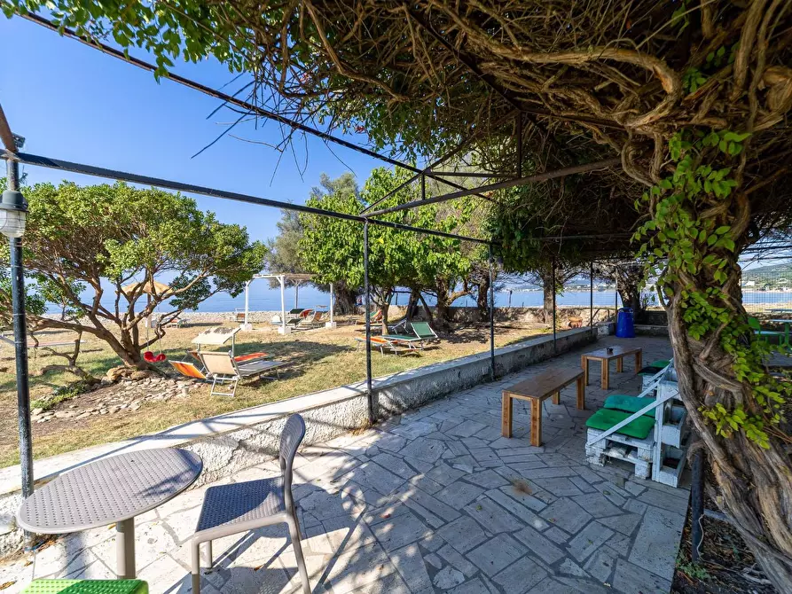 Immagine 61 di Attività commerciale in vendita  in SS 1 30 a Santa Marinella