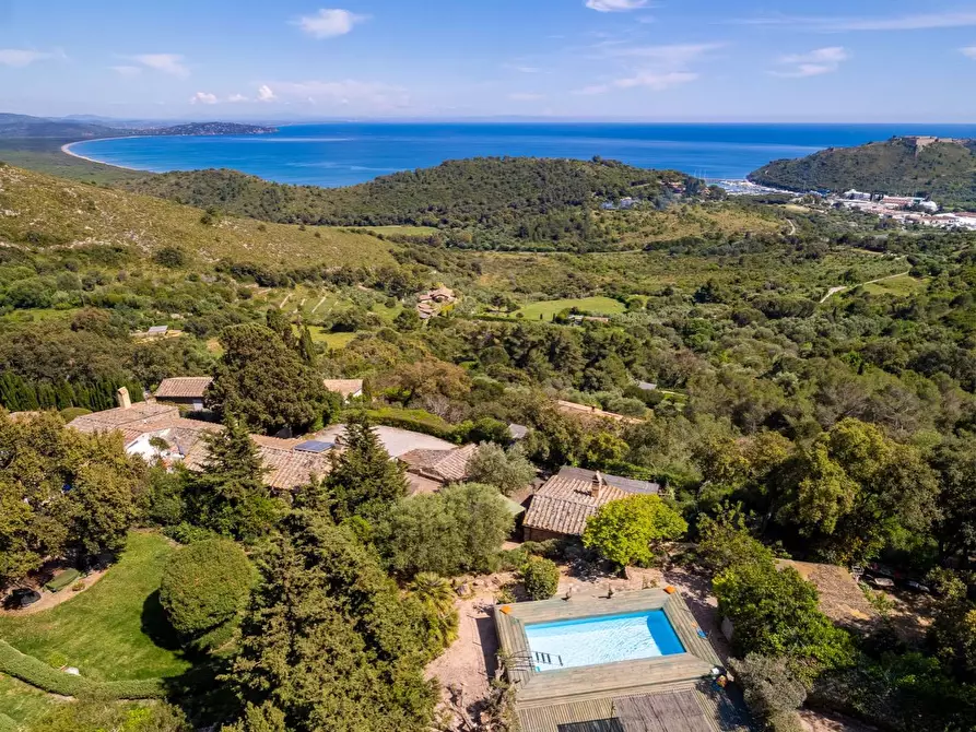 Immagine 2 di Villa in vendita  in Località Spaccamontagne snc a Monte Argentario