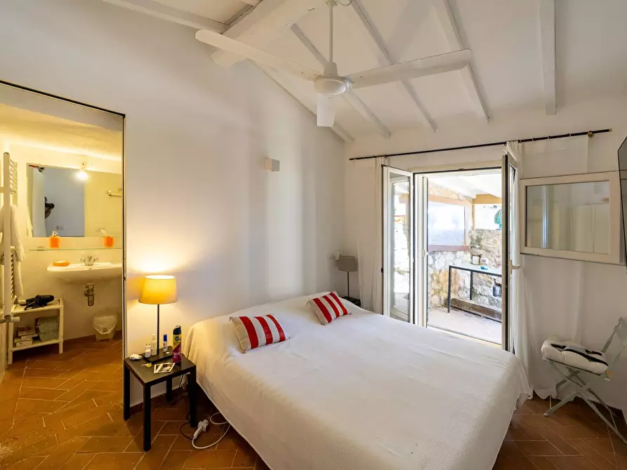 Immagine 47 di Villa in vendita  in Località Spaccamontagne snc a Monte Argentario