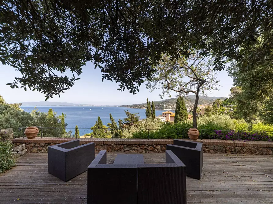 Immagine 7 di Villa in vendita  in Via Strada dei Fari 1 a Monte Argentario
