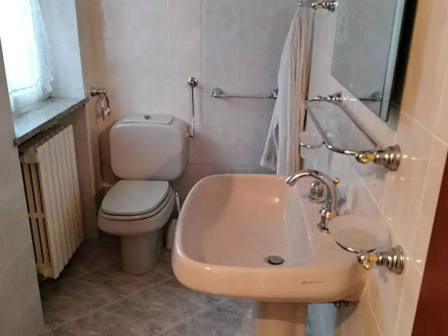 Immagine 13 di Casa indipendente in vendita  in lago blu a Casal Cermelli