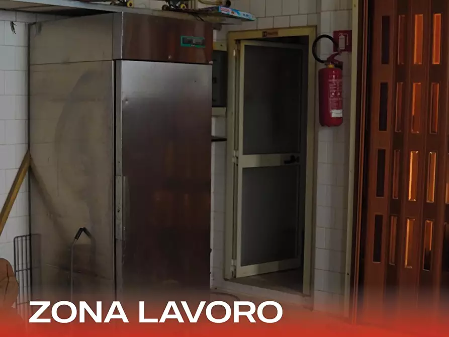 Immagine 10 di Attività commerciale in vendita  a Orta Nova