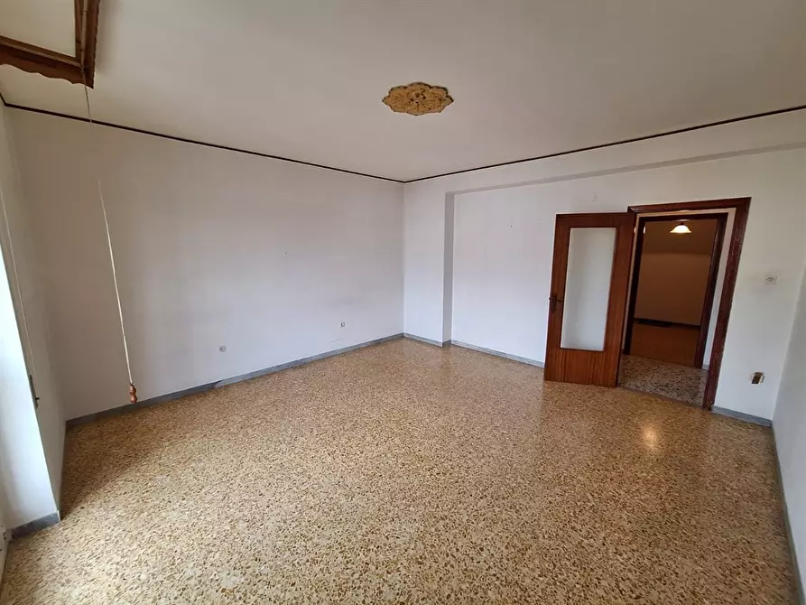 Immagine 8 di Appartamento in vendita  a Manfredonia